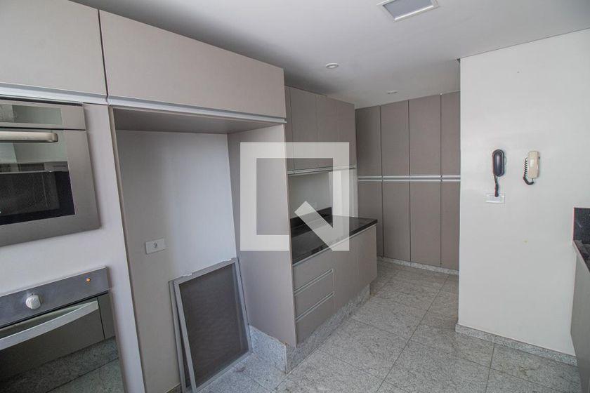 Apartamento à Venda – Campo Belo, 4 Quartos, 250 m² – São Paulo