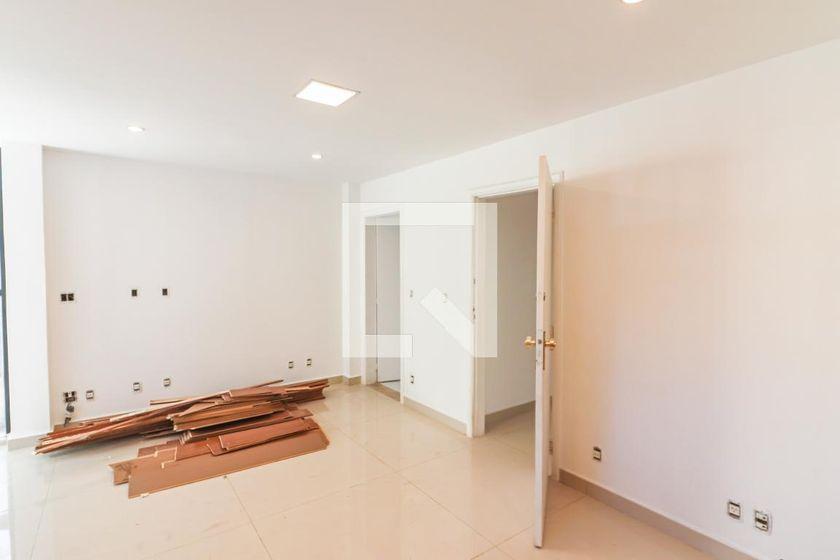 Casa à Venda – Butantã, 5 Quartos, 350 m² – São Paulo