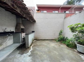 Casa Com Entrada Lateral para Locação na Vila São Francisco!