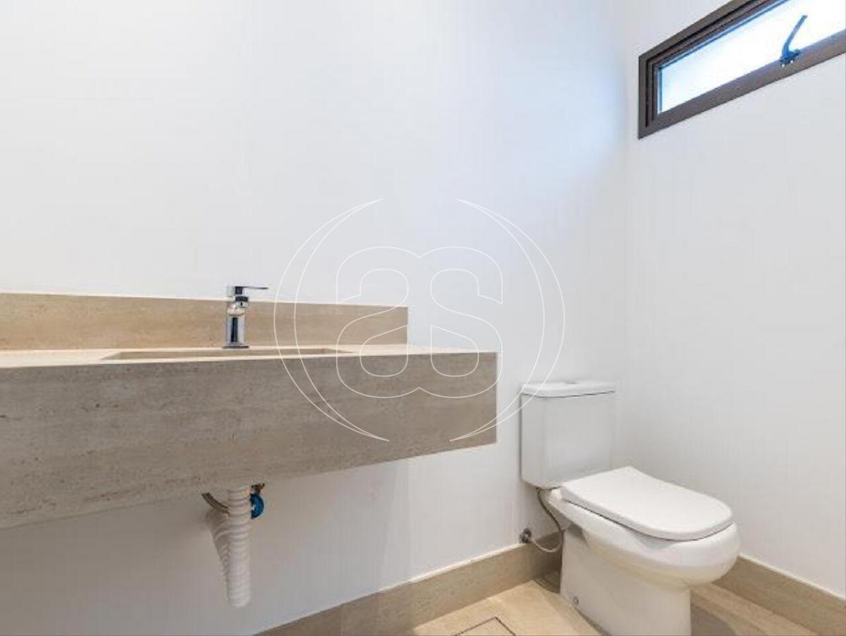 Casa de condomínio com 4 suítes na charmosa Rua Das Barcas no miolo do Alto da Boa Vista