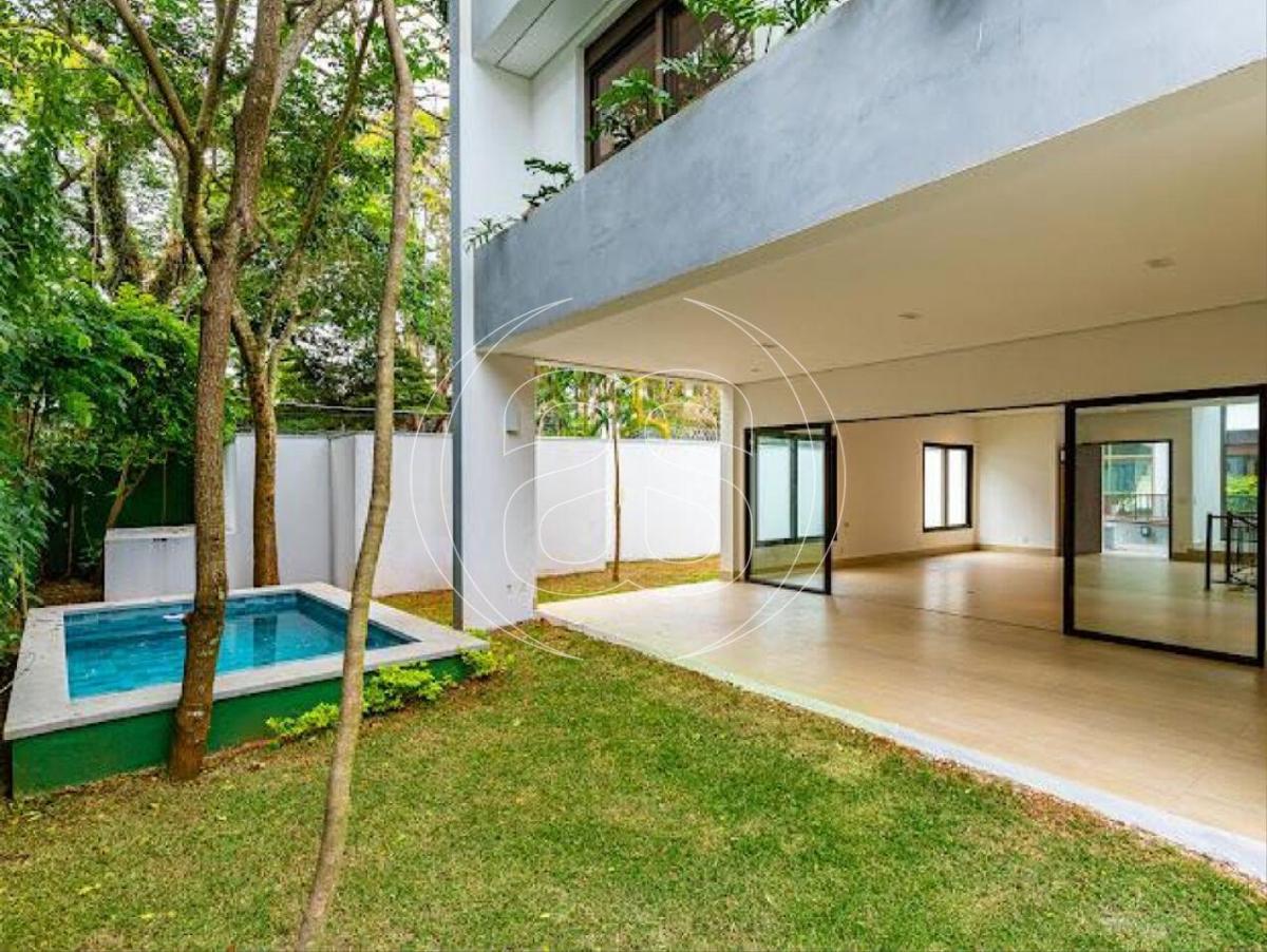 Casa de condomínio com 4 suítes na charmosa Rua Das Barcas no miolo do Alto da Boa Vista