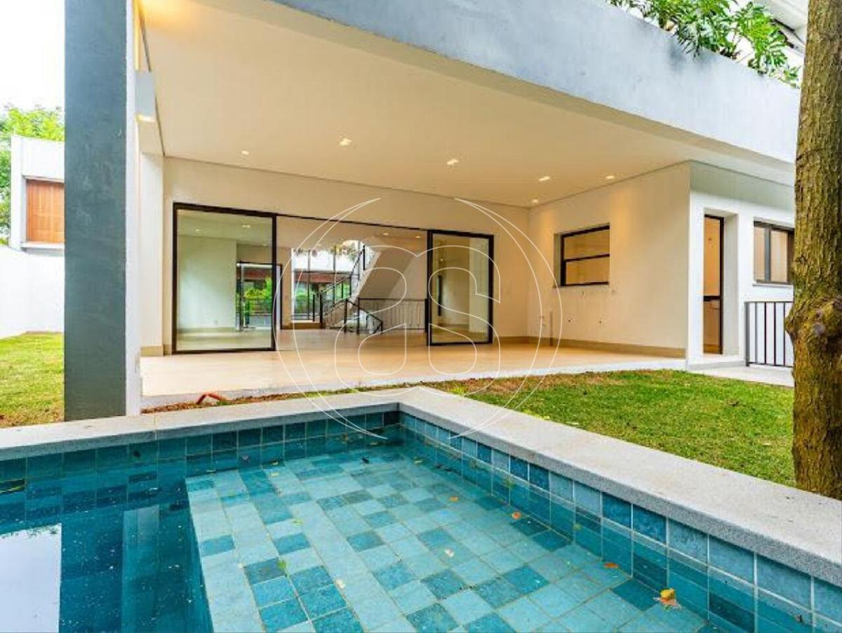 Casa de condomínio com 4 suítes na charmosa Rua Das Barcas no miolo do Alto da Boa Vista