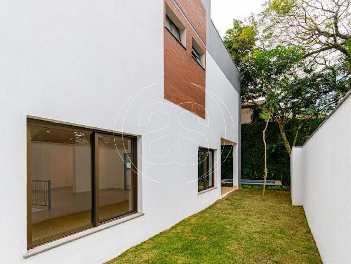 Casa de condomínio com 4 suítes na charmosa Rua Das Barcas no miolo do Alto da Boa Vista