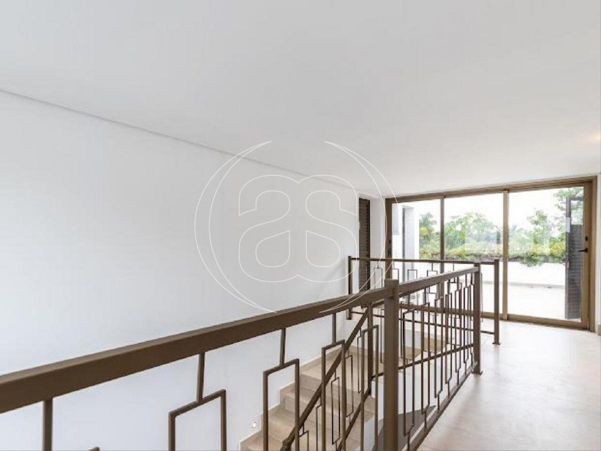 Casa de condomínio com 4 suítes na charmosa Rua Das Barcas no miolo do Alto da Boa Vista