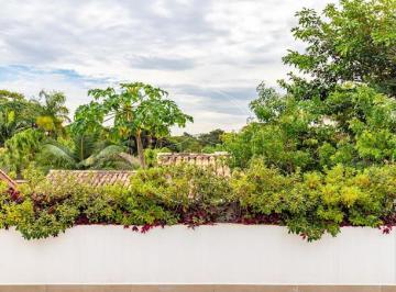 Casa de condomínio com 4 suítes na charmosa Rua Das Barcas no miolo do Alto da Boa Vista