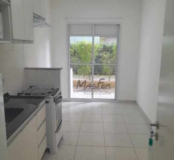 Otimo apto. com amplo espaço externo.