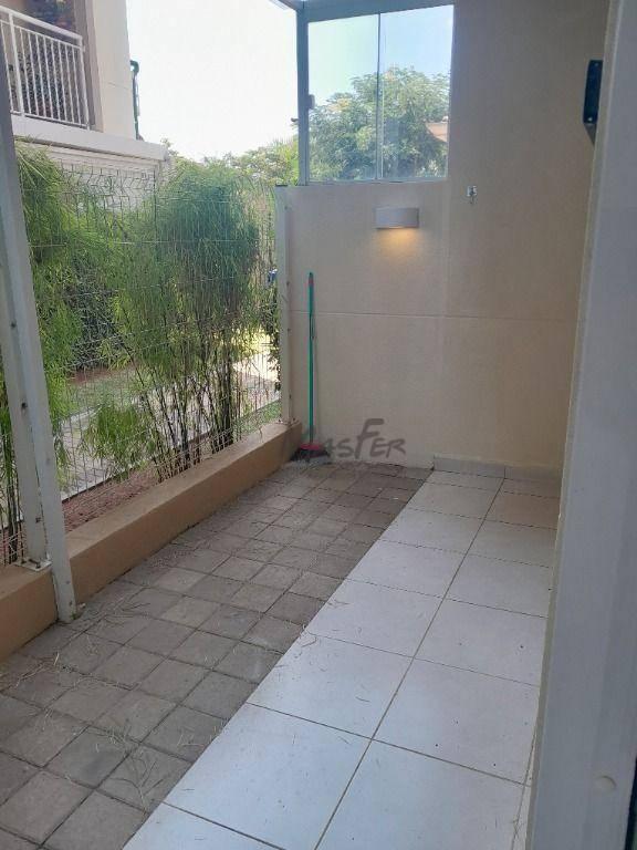 Otimo apto. com amplo espaço externo.