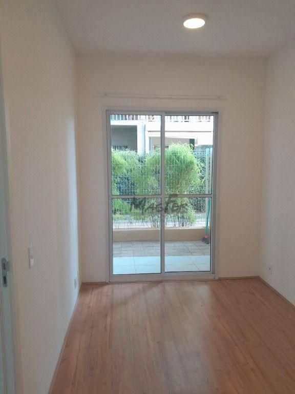 Otimo apto. com amplo espaço externo.