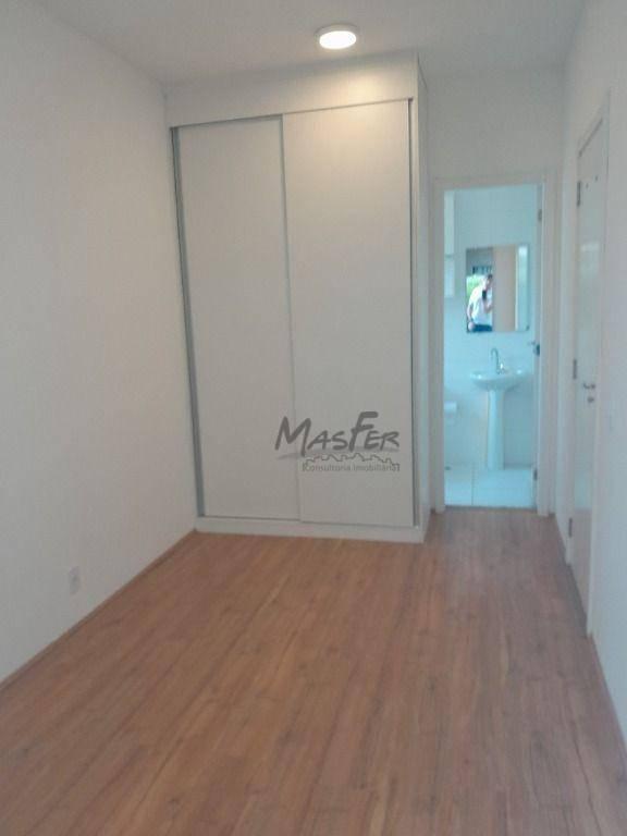 Otimo apto. com amplo espaço externo.