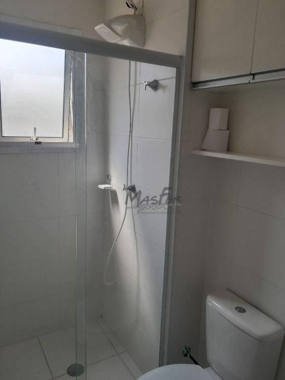 Otimo apto. com amplo espaço externo.
