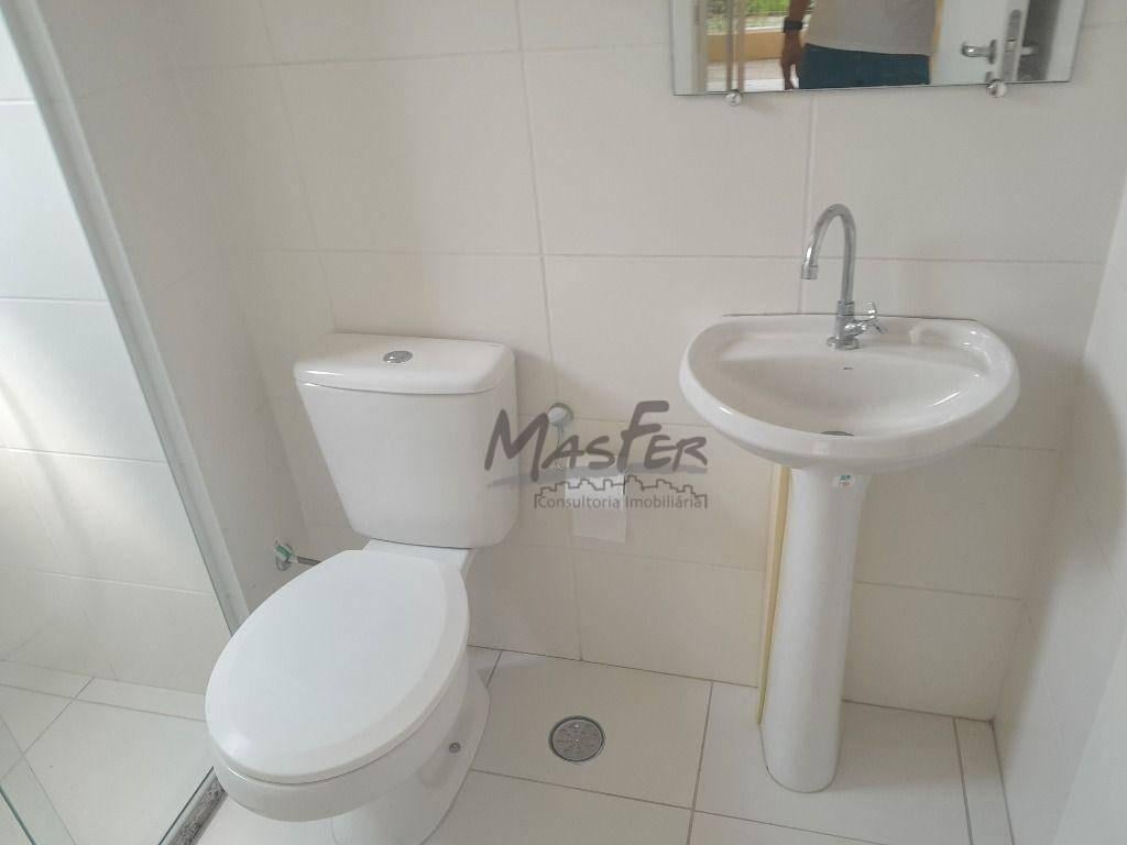 Otimo apto. com amplo espaço externo.