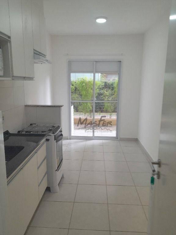 Otimo apto. com amplo espaço externo.