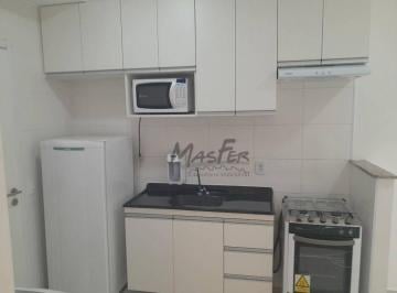 Otimo apto. com amplo espaço externo.