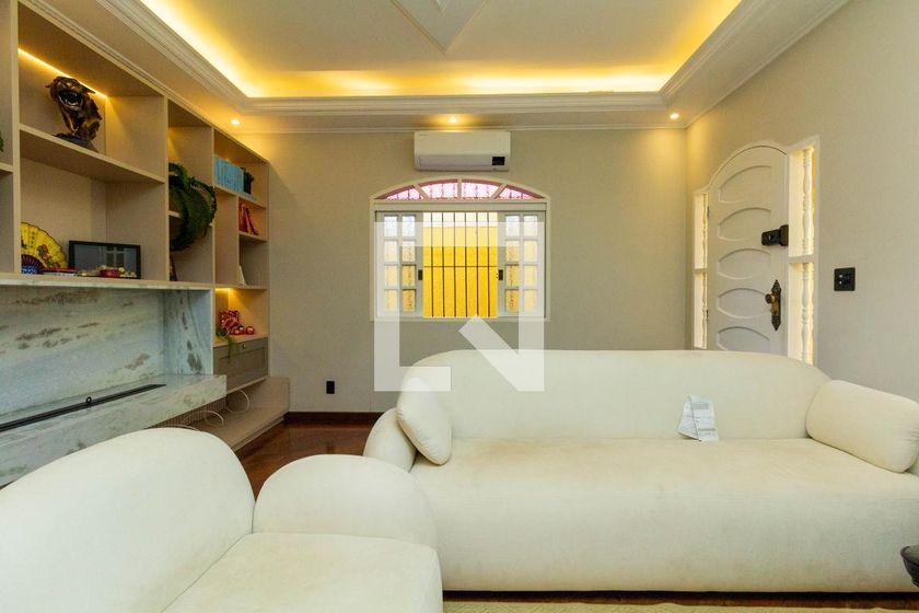 Casa à Venda – Ermelino Matarazzo, 6 Quartos, 450 m² – São Paulo