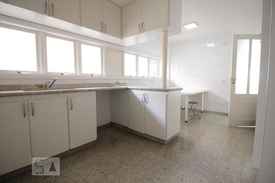 Casa à Venda – Morumbi, 4 Quartos, 350 m² – São Paulo