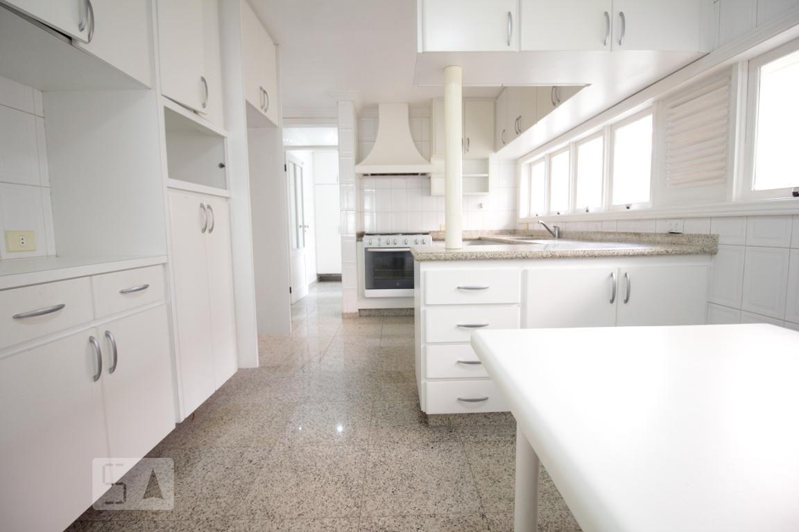 Casa à Venda – Morumbi, 4 Quartos, 350 m² – São Paulo