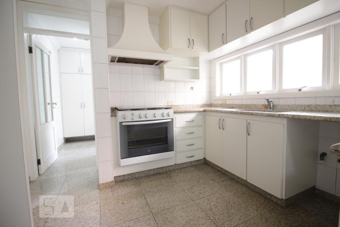Casa à Venda – Morumbi, 4 Quartos, 350 m² – São Paulo