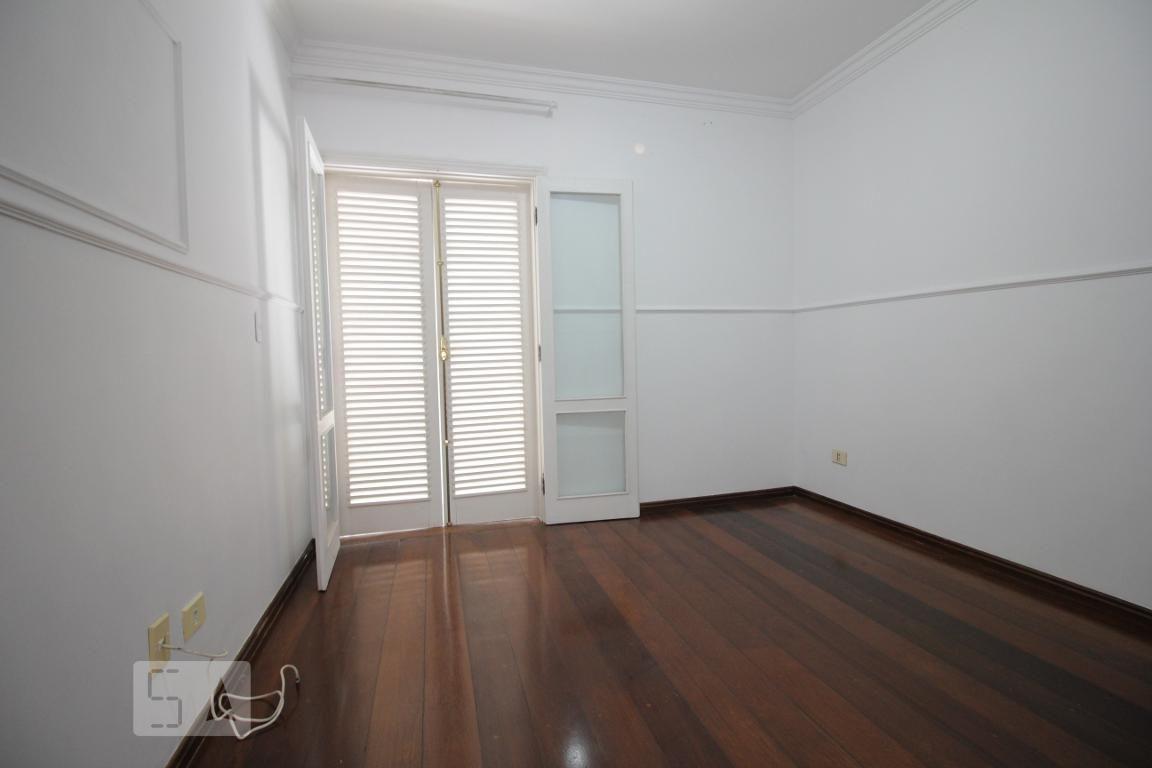 Casa à Venda – Morumbi, 4 Quartos, 350 m² – São Paulo