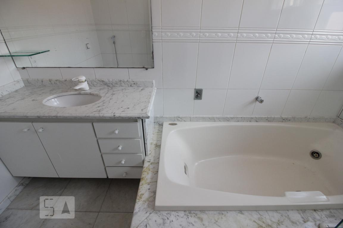 Casa à Venda – Morumbi, 4 Quartos, 350 m² – São Paulo