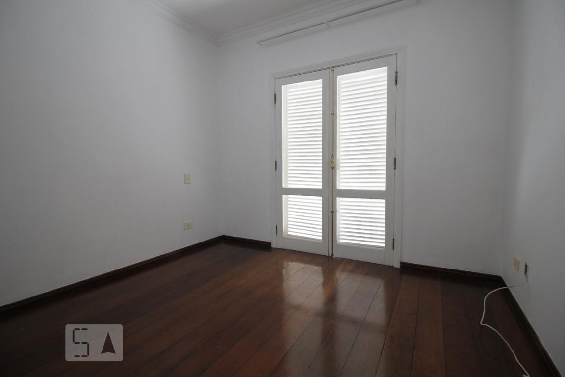 Casa à Venda – Morumbi, 4 Quartos, 350 m² – São Paulo