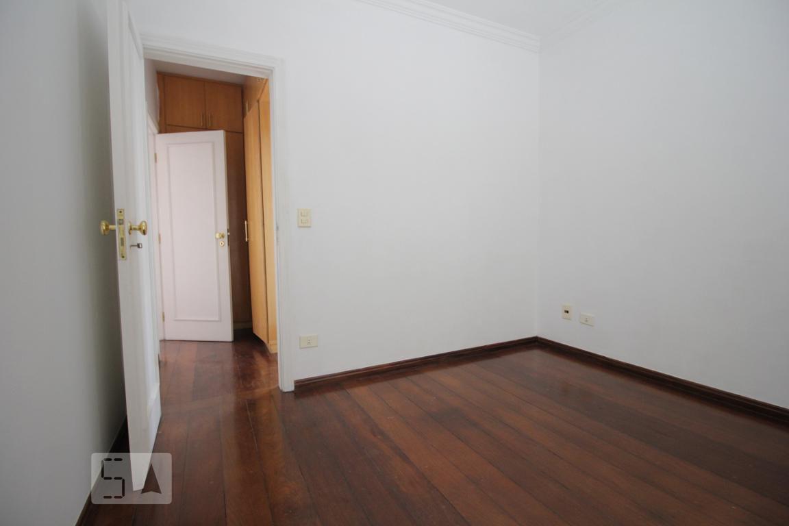 Casa à Venda – Morumbi, 4 Quartos, 350 m² – São Paulo