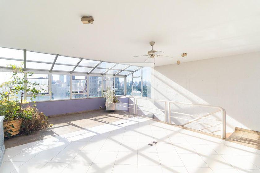 Apartamento à Venda – Jardim Europa, 2 Quartos, 235 m² – São Paulo