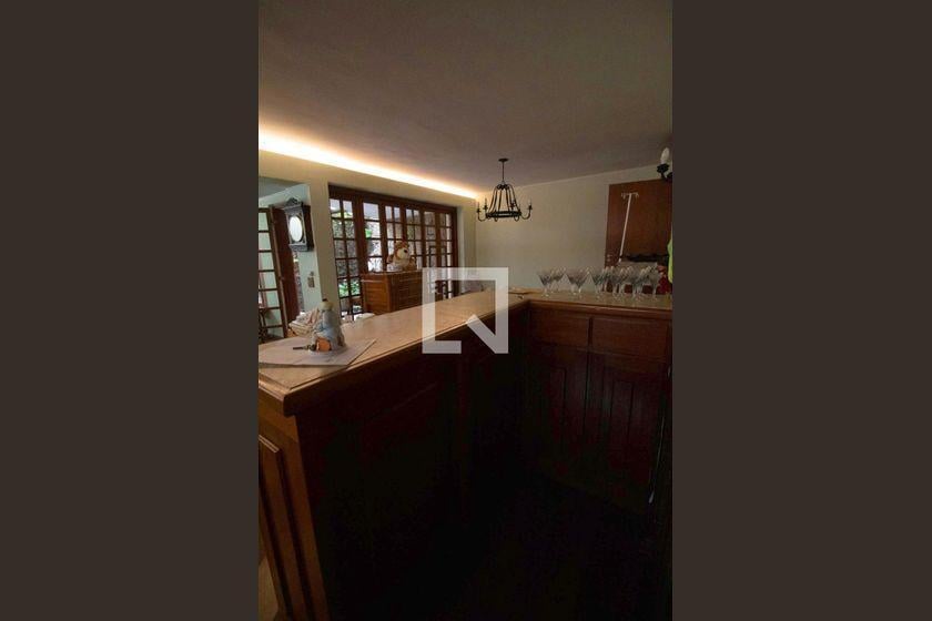 Casa à Venda – Paraíso, 4 Quartos, 400 m² – São Paulo