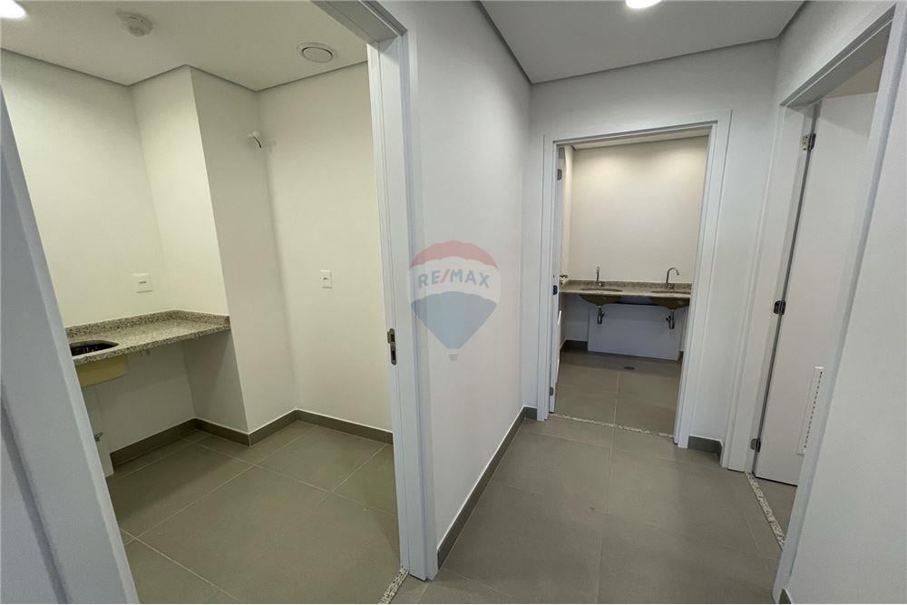 Andar corporativo para locação na Barra Funda com 1025 metros 28 vagas