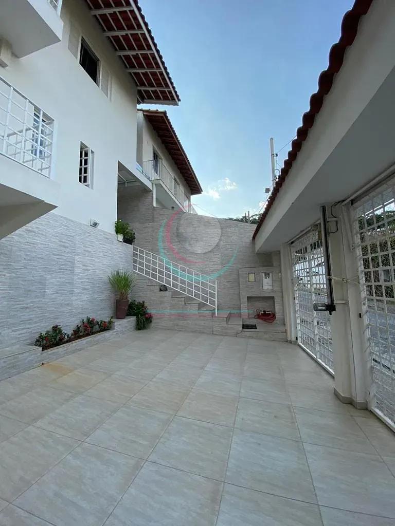 Lindo sobrado à venda no bairro do Horto Florestal a 1 quadra do Parque Florestal da Cantareira.