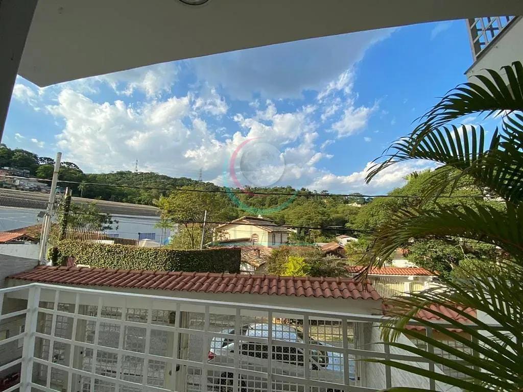 Lindo sobrado à venda no bairro do Horto Florestal a 1 quadra do Parque Florestal da Cantareira.