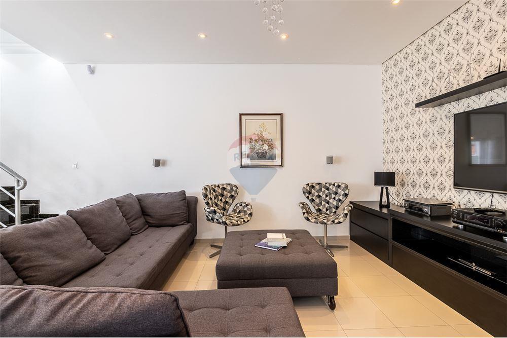 Casa com Piscina com 4 Quartos, 2 Suítes e Edícula com 2 quartos e 1 suíte na Penha em São Paulo