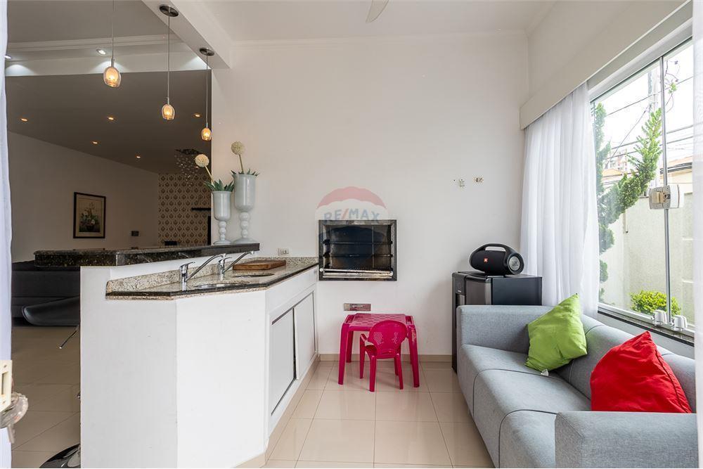 Casa com Piscina com 4 Quartos, 2 Suítes e Edícula com 2 quartos e 1 suíte na Penha em São Paulo