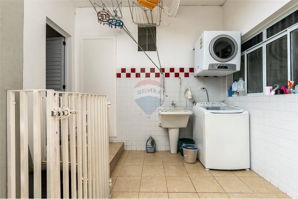 Casa com Piscina com 4 Quartos, 2 Suítes e Edícula com 2 quartos e 1 suíte na Penha em São Paulo