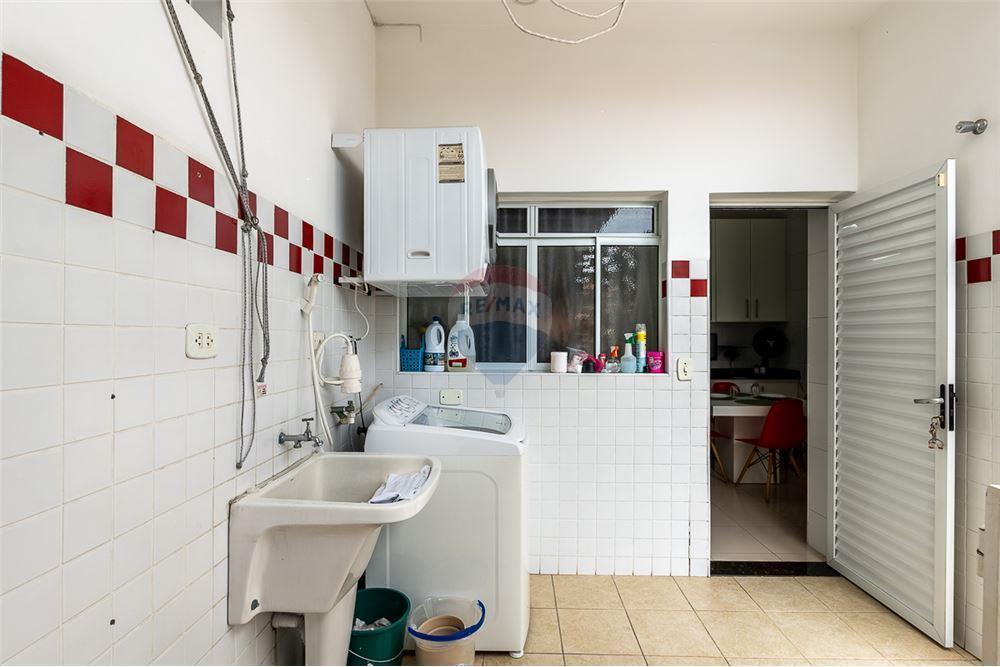 Casa com Piscina com 4 Quartos, 2 Suítes e Edícula com 2 quartos e 1 suíte na Penha em São Paulo