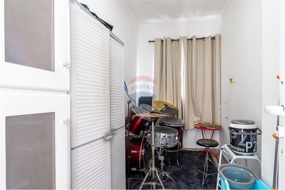 Casa com Piscina com 4 Quartos, 2 Suítes e Edícula com 2 quartos e 1 suíte na Penha em São Paulo
