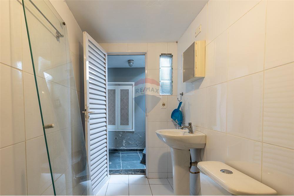Casa com Piscina com 4 Quartos, 2 Suítes e Edícula com 2 quartos e 1 suíte na Penha em São Paulo