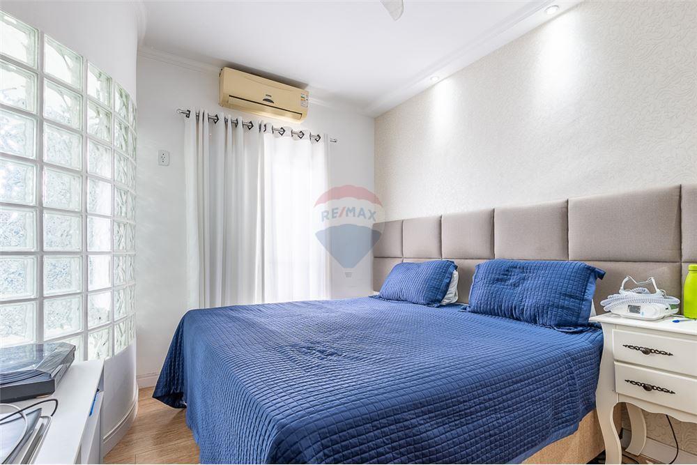Casa com Piscina com 4 Quartos, 2 Suítes e Edícula com 2 quartos e 1 suíte na Penha em São Paulo