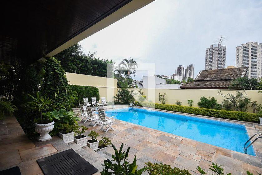 Casa à Venda – Morumbi, 4 Quartos, 519 m² – São Paulo