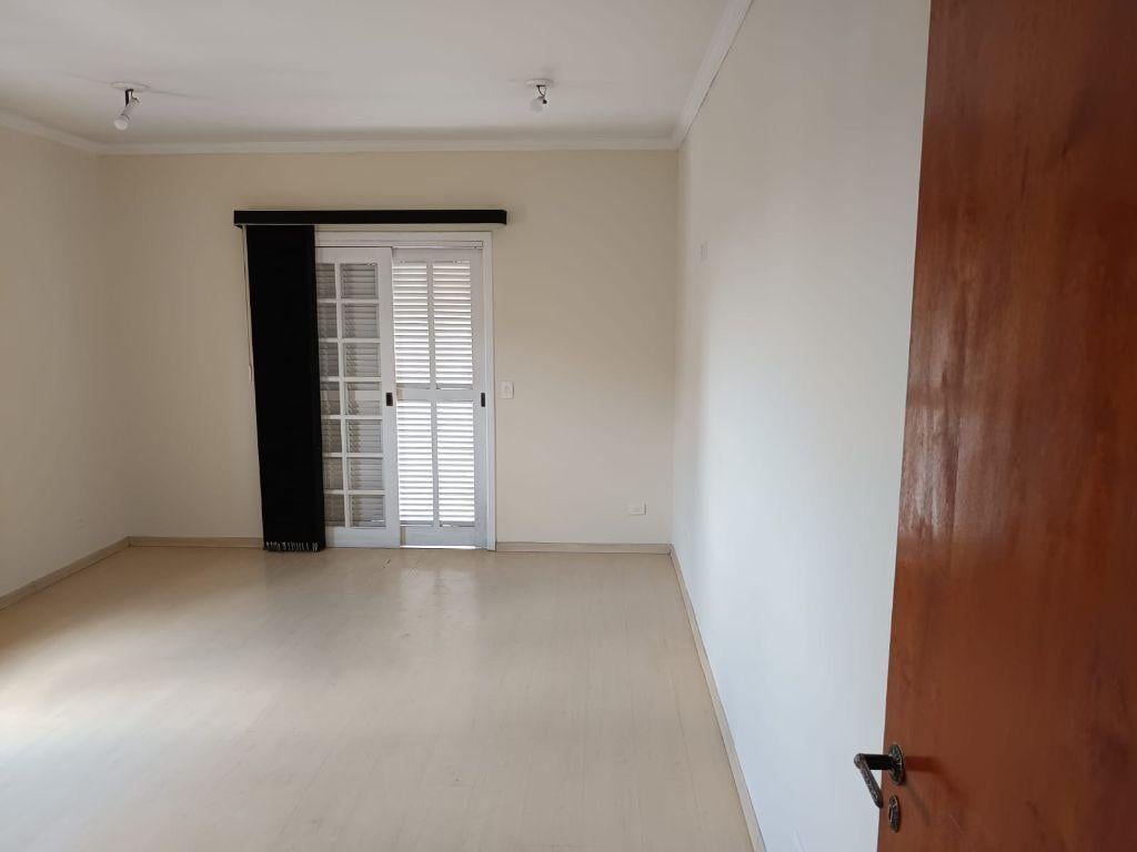 Sobrado para Alugar no Jaguare – 4 Dormitorios e Quintal