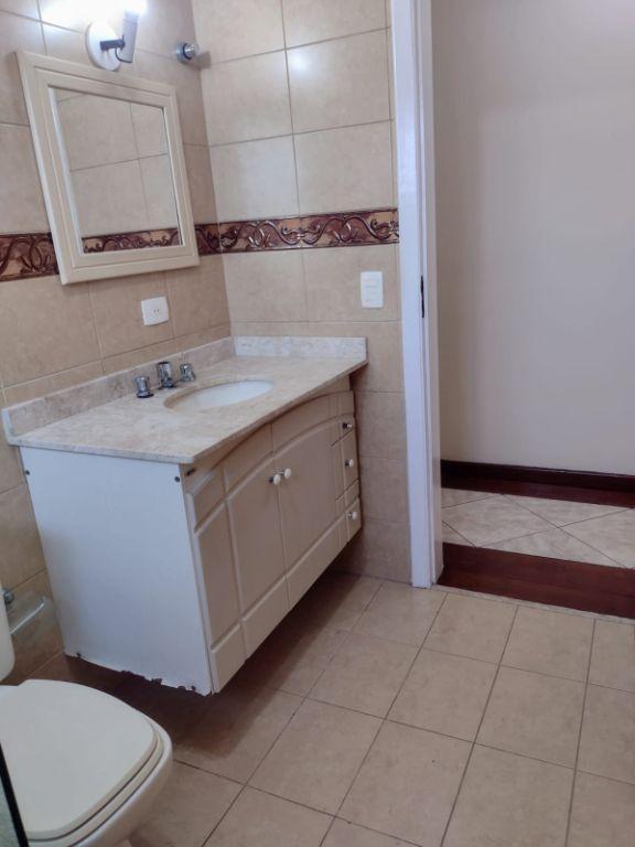 Sobrado para Alugar no Jaguare – 4 Dormitorios e Quintal