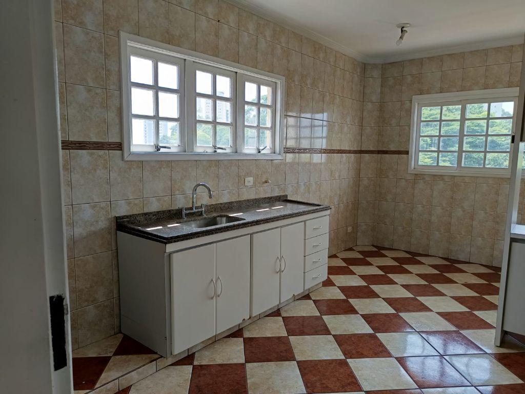 Sobrado para Alugar no Jaguare – 4 Dormitorios e Quintal