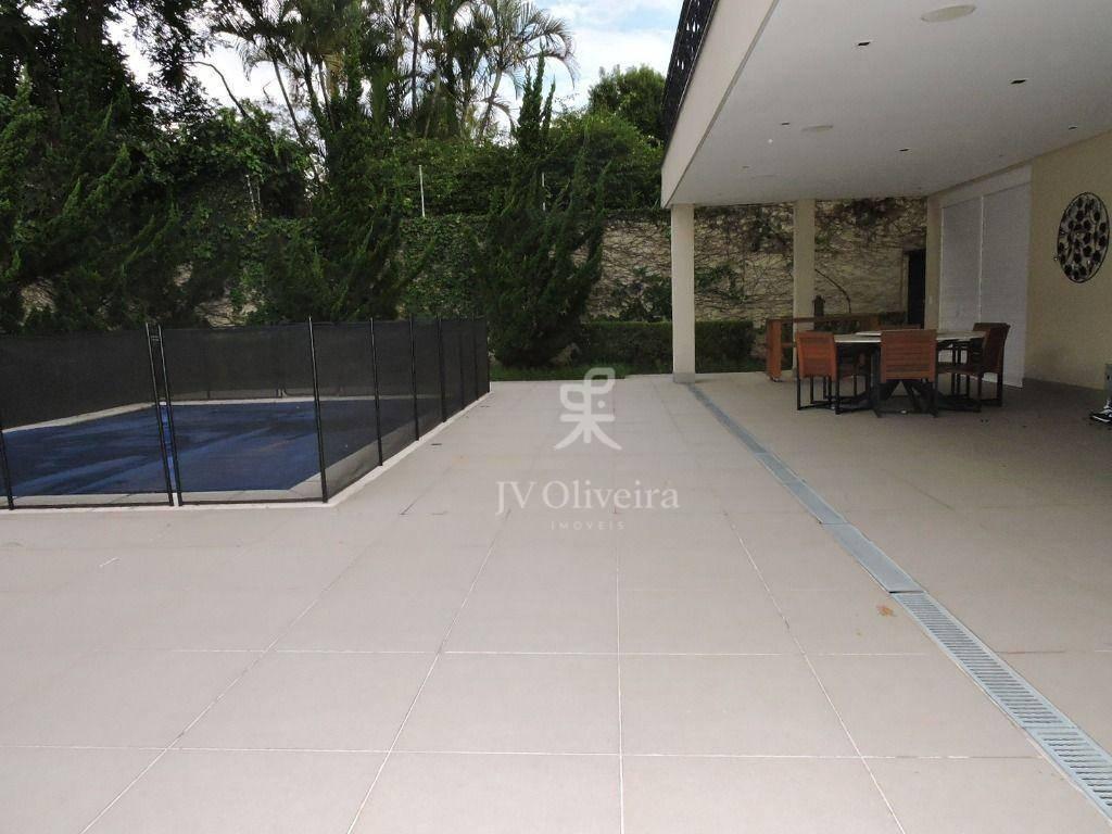Casa com 5 dormitórios à venda, 600 m²