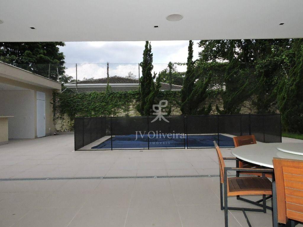 Casa com 5 dormitórios à venda, 600 m²