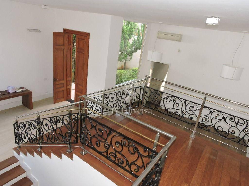 Casa com 5 dormitórios à venda, 600 m²