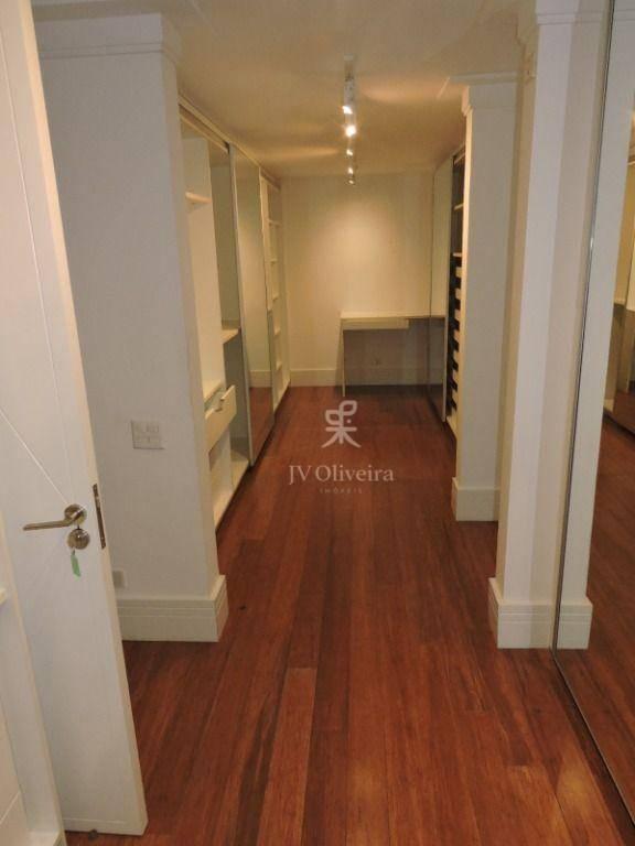 Casa com 5 dormitórios à venda, 600 m²