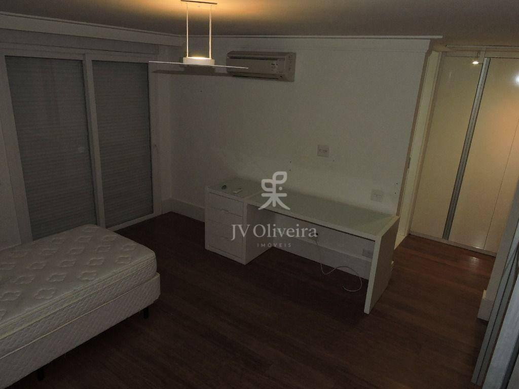 Casa com 5 dormitórios à venda, 600 m²