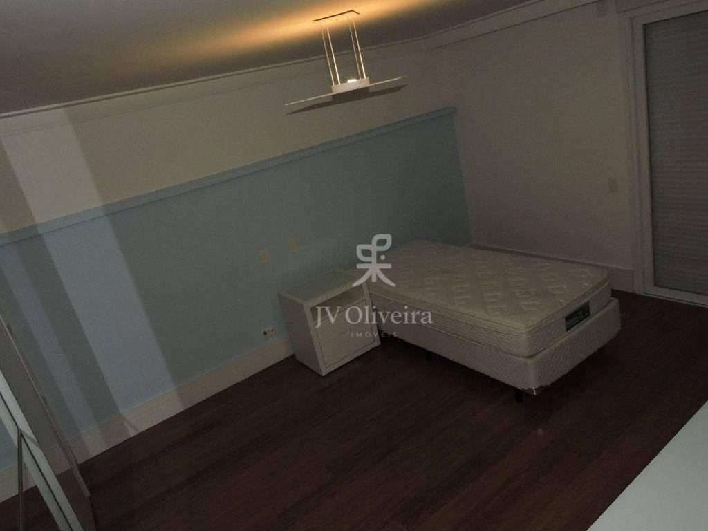 Casa com 5 dormitórios à venda, 600 m²
