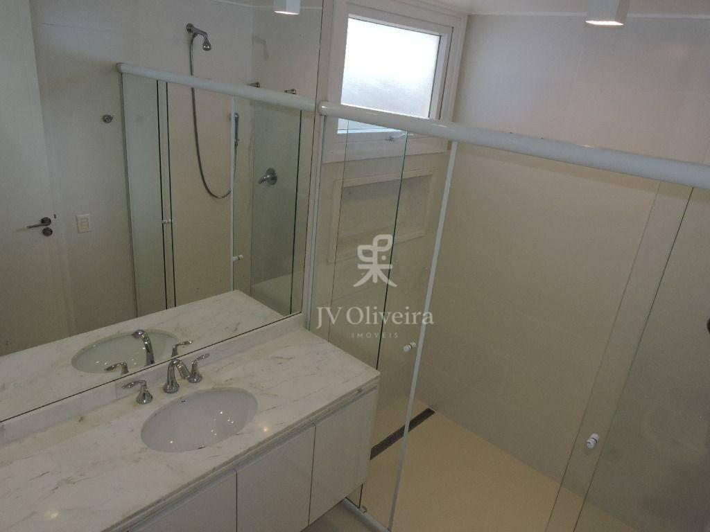 Casa com 5 dormitórios à venda, 600 m²