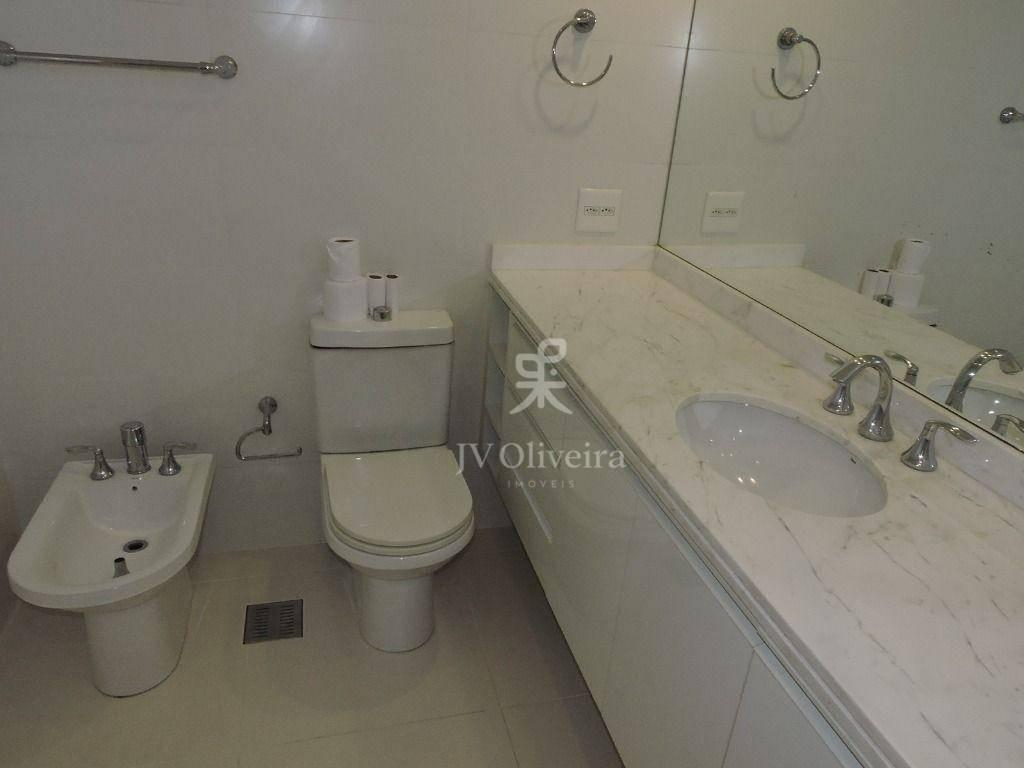 Casa com 5 dormitórios à venda, 600 m²