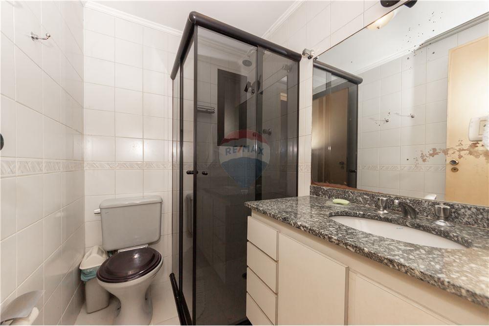 Apartamento 3 quartos, sendo 1 suíte, sala cozinha, banheiro social e 1 banheiro da suíte duas vagas
